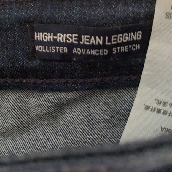 Hollister jeans. Never worn. - Picture 3 of 4